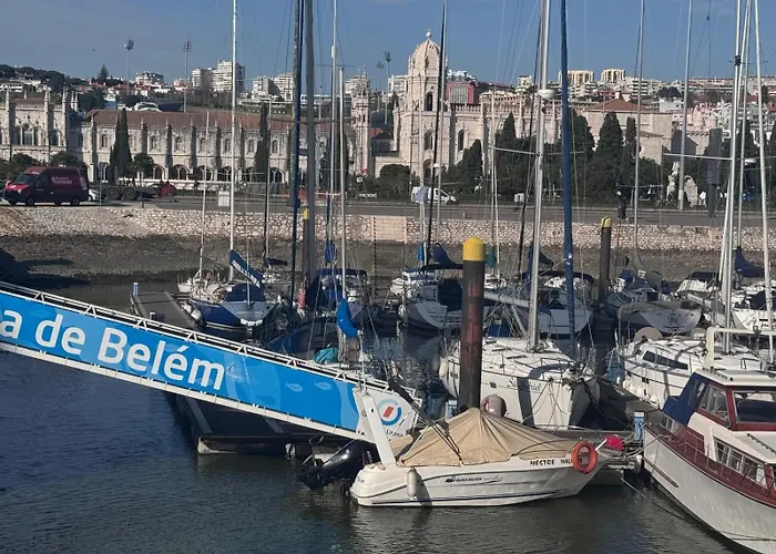 Floating Oasis Πλωτό κατάλυμα