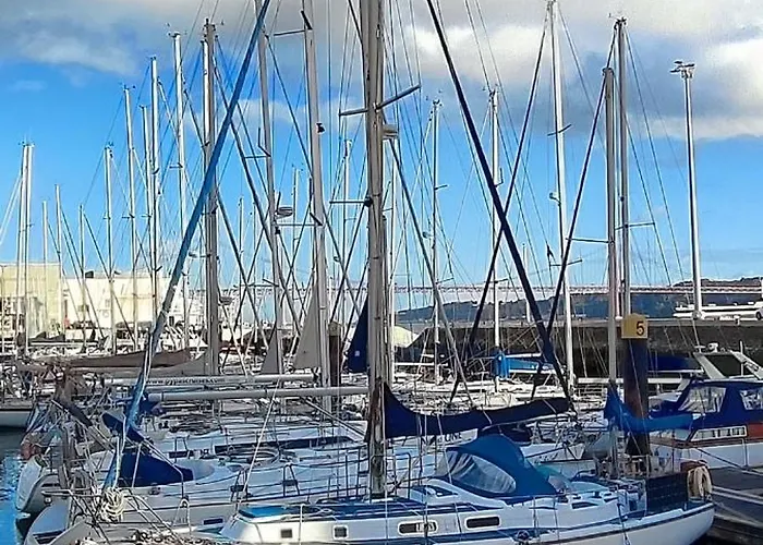 Úszó hotel Floating Oasis