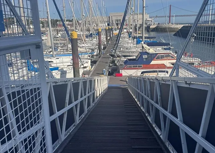 Floating Oasis Botel Lisbon